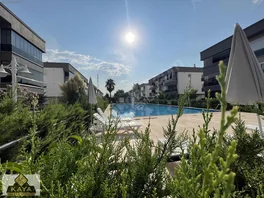 Havuzlu Güvenlikli Lüks Sitede Cam Balkonlu 3+1 Bahçe Katı — fotoğraf 28