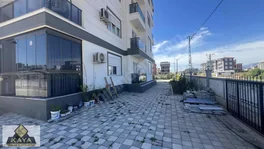 Hastane Üniversite Ve Caddeye Yakın Havuzlu Sığınaklı Katta 2+1 — fotoğraf 2