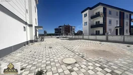 Hastane Üniversite Ve Caddeye Yakın Havuzlu Sığınaklı Katta 2+1 — fotoğraf 5