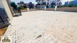 Caddeye Yakın Lüks Site Yani Bahçe Kıllanımlı 1+1 — fotoğraf 3
