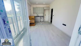 Caddeye Yakın Lüks Site Yani Bahçe Kıllanımlı 1+1 — fotoğraf 5