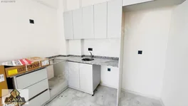 Caddeye Yakın Lüks Site Yani Bahçe Kıllanımlı 1+1 — fotoğraf 7
