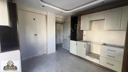 Site kalitesinde giyinme odalı ebeveyn banyolu geniş 2+1 — fotoğraf 15