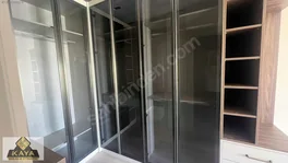 Site kalitesinde giyinme odalı ebeveyn banyolu geniş 2+1 — fotoğraf 28