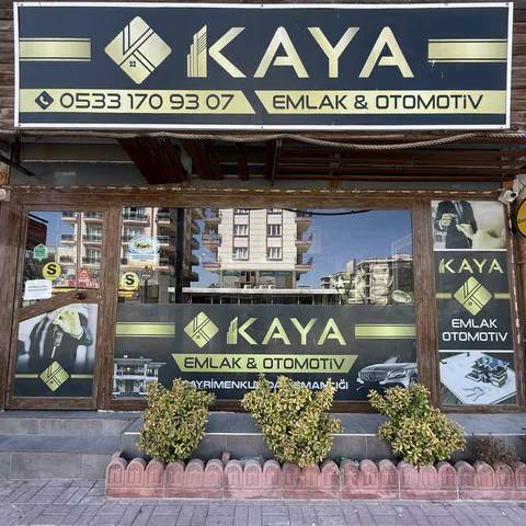 Kaya Emlak & Otomotiv dükkân cephesi