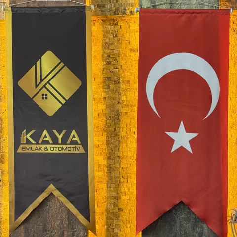 Kaya Emlak & Otomotiv ofisinde flama ve pano
